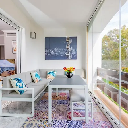 4 Bedroom In Puerto Banus 150 Meters From The דירה *