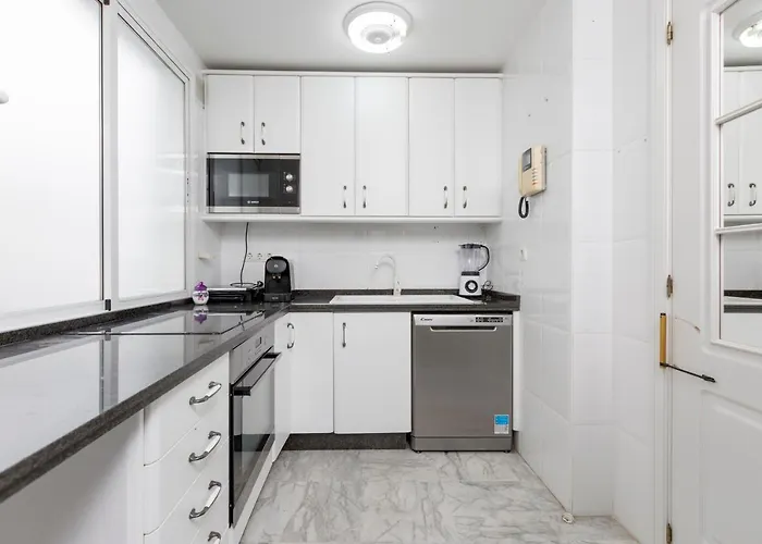 4 Bedroom In Puerto Banus 150 Meters From The דירה *