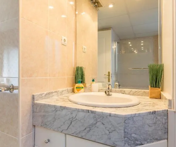 4 Bedroom In Puerto Banus 150 Meters From The דירה *